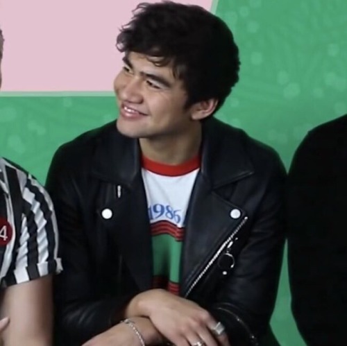 tothemoonmikey:oh my gosh
