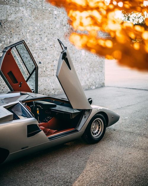 utwo:1974 Lamborghini Countach LP400© schaltkulisse