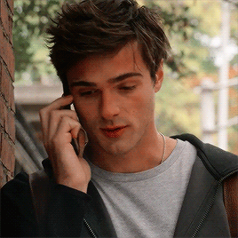 faceclaimed:JACOB  ELORDI  as  NOAH  FLYNN  in  THE  KISSING  BOOTH  2  (  2020  )  .