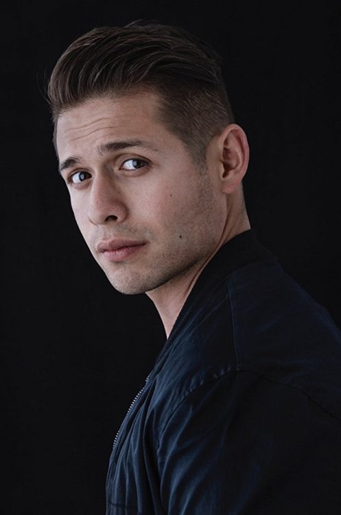  David Castañeda has been cast as Diego on Netflix’s newest superpowered series, the Umbrella 