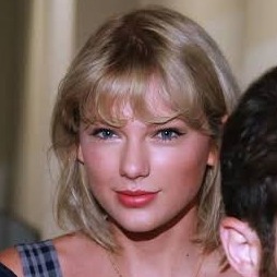 Taylor Swift By Paparazzi