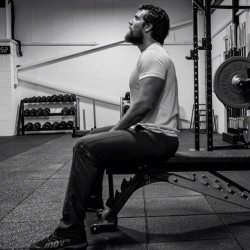 amancanfly: Henry Cavill training at the gym. [via Michael Blevins]