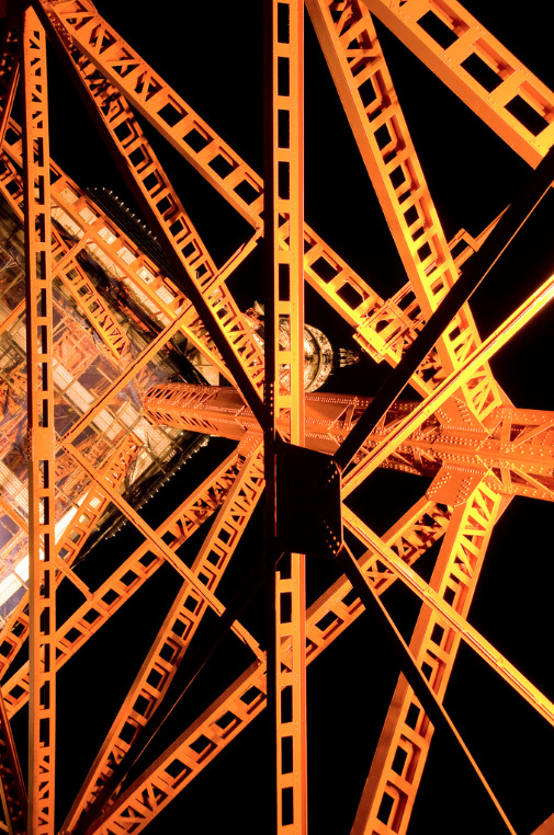 s-h-e-e-r:  Tokyo Tower by Ballet Lausanne on Flickr. 