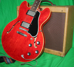 garys-classic-guitars:  Dot Neck 61’ Gibson