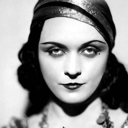 Pola Negrihttps://Painted-Face.com/