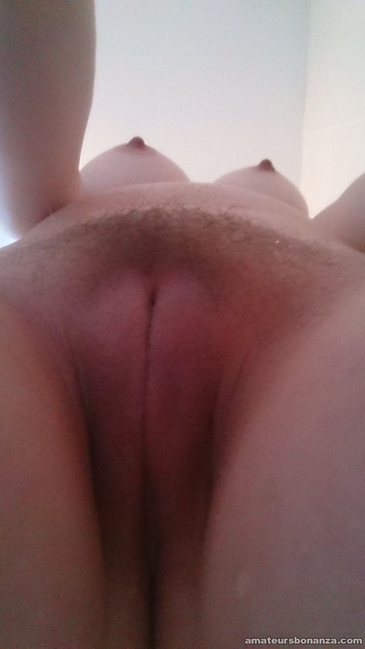 amateursbonanza:  More girls and videos on our official site  http://mostly-amateurs.tumblr.com/submit