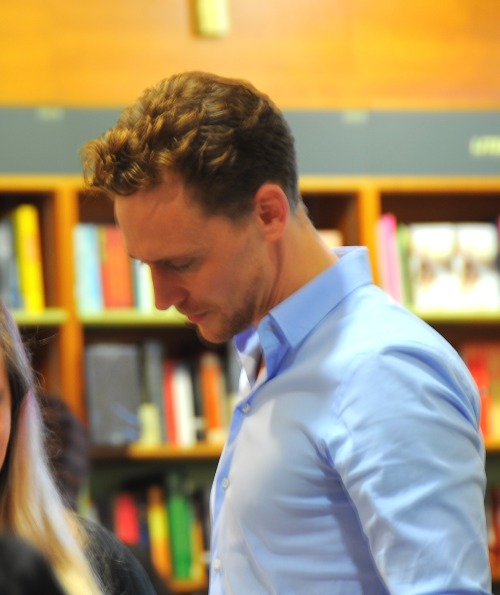 livlovesstuff:  nopenotherenow-deactivated20210:  PART 3 // Tom Hiddleston - Signing at Kinokuniya Sydney [9 Oct 2013]   Do not steal my images. They are un-watermarked for your pleasure.  White Flower Crown made by fantasmaglorious  Thomas, you