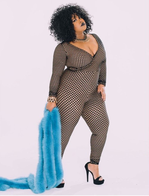 young-blackgod: nappyheadedmaiden:  COME THROUGH AMBER!  I see you Amber!!  amber motherfucking rile