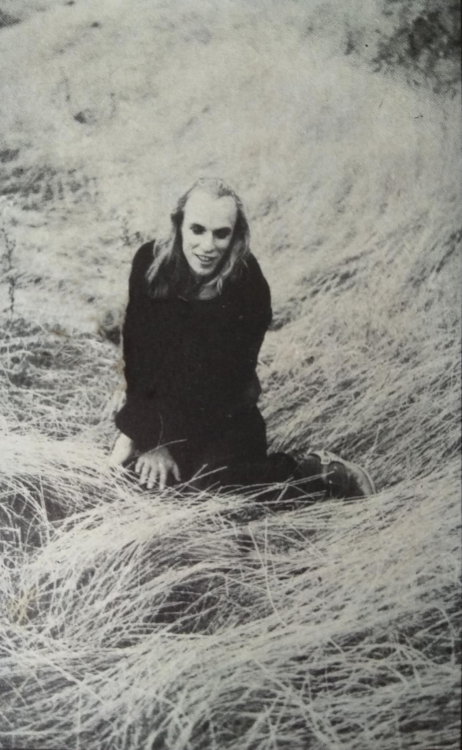 moredarkthanshark:  Brian Eno, 1974 by Pennie Smith