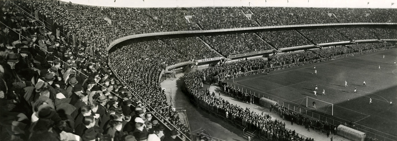 ADO v Hermes DVS at De Kuip, 1942/43.
Source: Verzetsmuseum