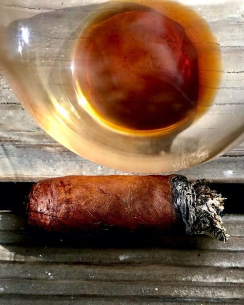 Cigar and Coffee #cigars #tobacco #sotl #botl #cigarphotography #coffee #cigaraficionado #cigarcultu