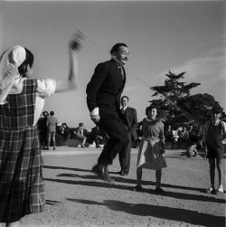 10  -  Salvador Dali skipping rope, c.