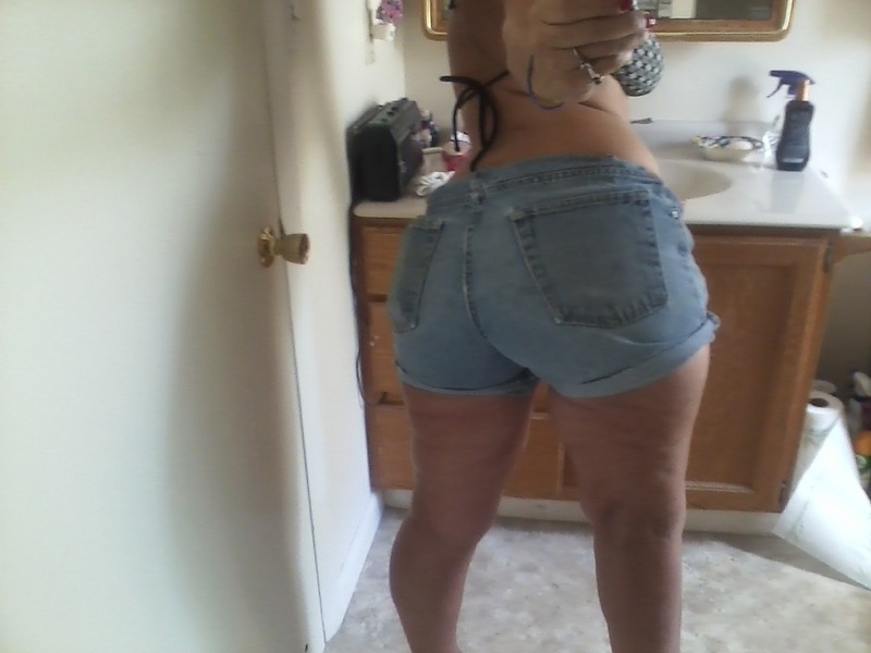ass-menu:  Who loves a ass like these here?..