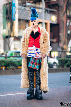 Tokyo-Fashion:  Japanese Vintage Fashion Buyer Kifujin On The Street In Harajuku