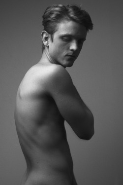 thobias:  Jonas, Thobias Malmberg 