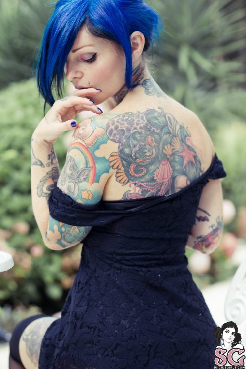 nakedsuicidegirls:  Riae - Hidden Garden