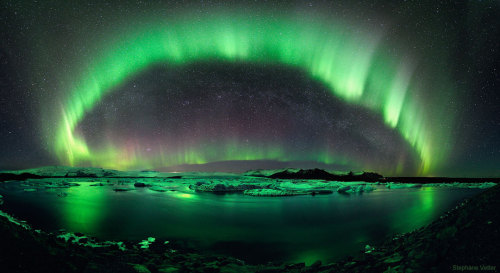 A Starry Night of Iceland : On some nights, the sky is the best show in town. On this night, the sky