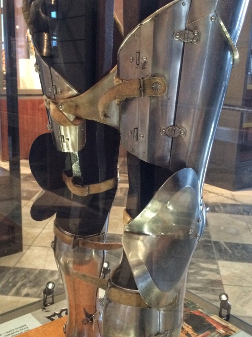 piptheworst:The Avant Armour, dating from the mid-1400s, at the Kelvingrove Museum in Glasgow. I wen