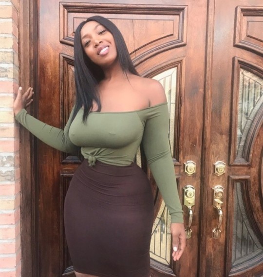 kingjazziedad:  CurvyLicious Mamita 💚 💜 💚 DeliciouslySexy. Curvy. BigBootiDelicious Mami.Ms CrisanaMariyah ❤️ 💜 💙 