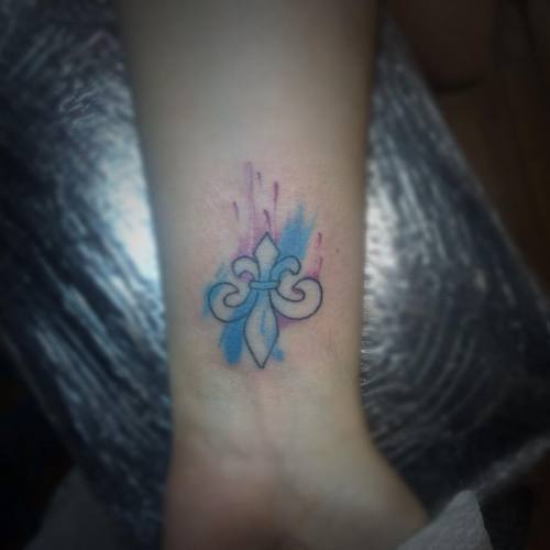 #tatu #Tattoo #tatuaje #ink #inked #inkedup #inklife #flor #watercolor #acuarela #lis #flordelis #lirio #blue #azul #venezuela #lara #barquisimeto #gabodiaz04