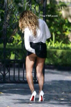 thickneyspears:  Beyonce just doesn’t care