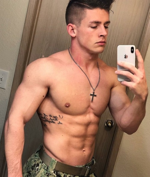 chettbro:  US Navy “Navy Sweat”   trained adult photos