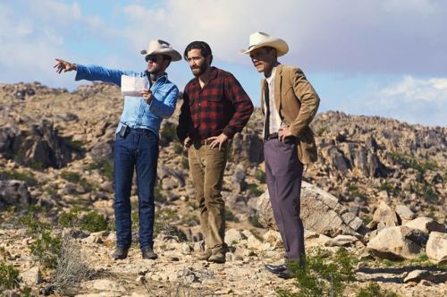 pickledelephant:Tom Ford with Amy Adams,Jake Gyllenhaaland Michael Shannon while filming Nocturnal A