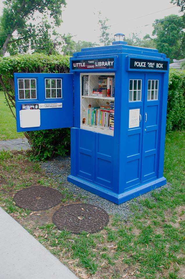  Tardis free library! 