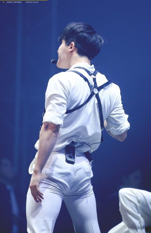 allie-korean-gay2:mamourwonho:Body apprechiation post pt.9원호는 포르노나 스트리퍼 쪽으로 갔으면 전설이 되었을건데원호는진짜볼때마다게이