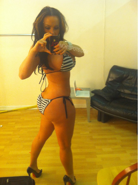 rakishi-da-mexican:  neonessgifs:  Amber Priddy  Amber Priddy … damn she thick