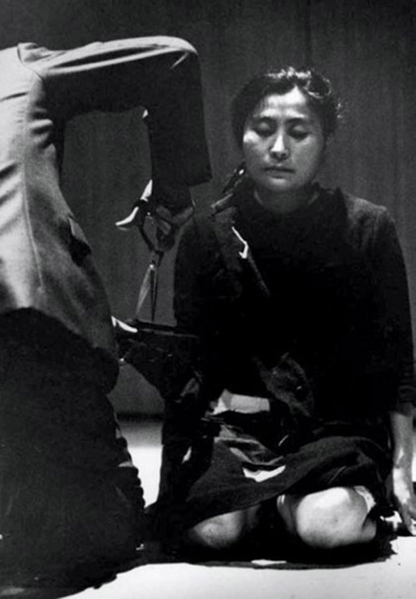 arterialtrees: Yoko Ono Cut Piece 1965 In this performance Ono sat on a stage and invited the audience to approach her and cut away her clothing, so it gradually fell away from her body. Challenging the neutrality of the relationship between viewer and