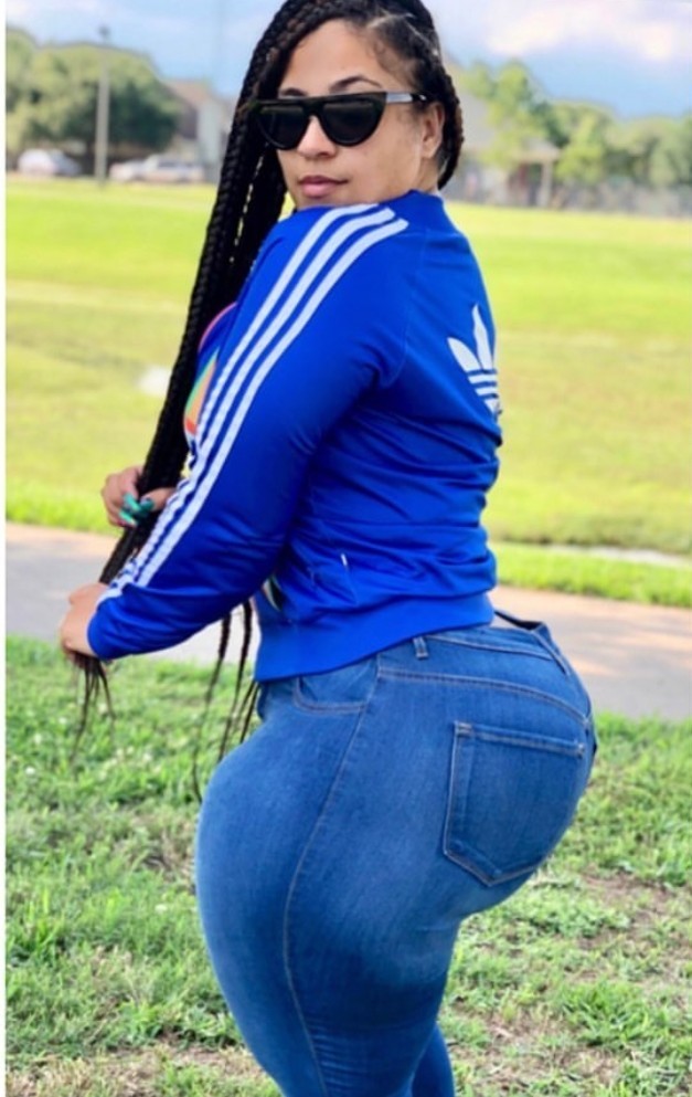 kingjazziedad:  DeliciouslySexy. CurvyLicious . BootiDelicious. Gorgeous.. Ms Ronnie__V
