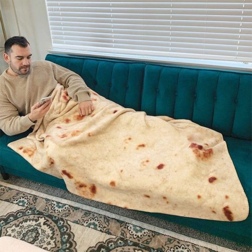 chowchochic:Buy a tortilla blanket so you can curl up like a burritoGet it here25%OFF coupon：25SAVEf