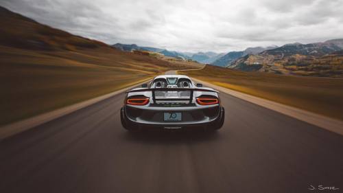 Getting tunnel vision in the beautiful 918 Spyder by @porsche. • • • • • &b