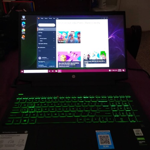 I got a new baby! #newlaptop #gaminglaptop #thesims4 #fanficwriter #backtowriting https://www.insta