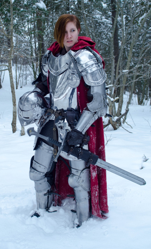 thatotherspectre: rikzpt: Is there anything sexier than armor? I don’t think so. My guy is not wrong:  I mean… EVERYONE LOOKS GOOD IN ARMOR. HOT FUCKING DAMN. 
