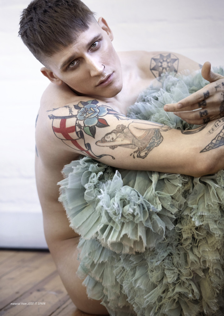 inversesolipsism:  The Showman features globe-trotting model and entertainer Leebo