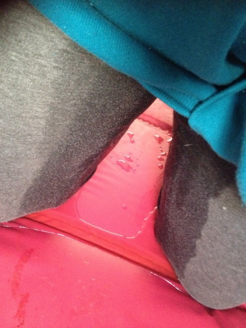 fluffy-omorashi:  Wet my play mate *blushes* porn pictures