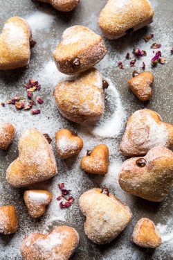 sweetoothgirl:  easy chocolate heart doughnuts