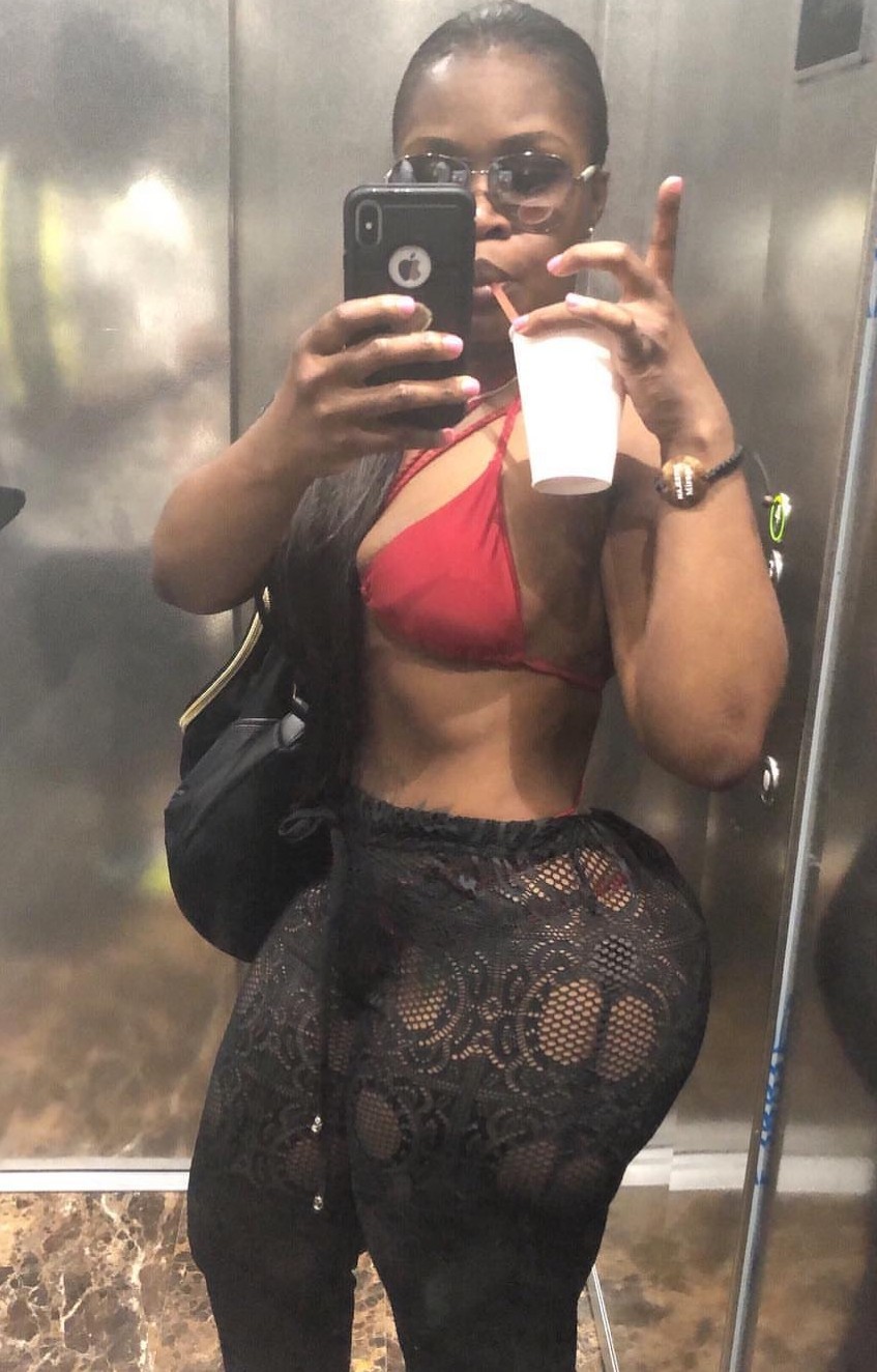kingjazziedad:  DeliciouslySexy. CurvyLicious. BootiDelicious..Ms dB_Curves. BigSoftBooty