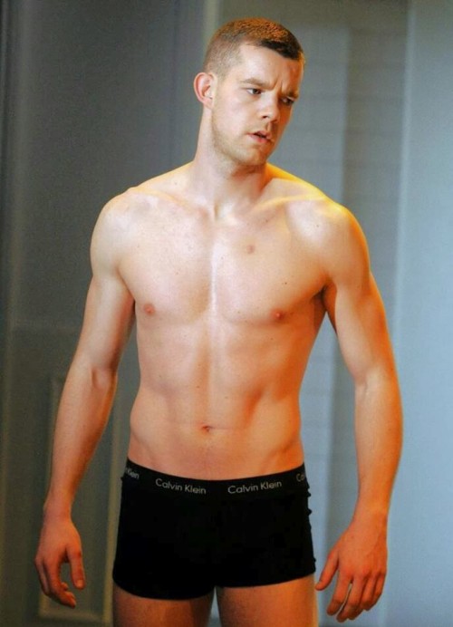hotfamous-men:  Russell Tovey