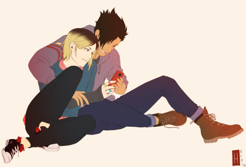 hachidraws:   Kenma showing kitten vines to Kuro (it’s been almost an hour)