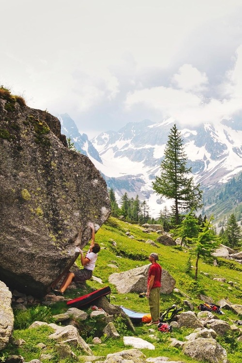 0rient-express:  Climbing Paradise | by Federico Ravassard.