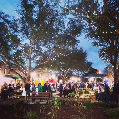 Even though it threatened to storm, people came out to enjoy the warm night and have some treats. . 