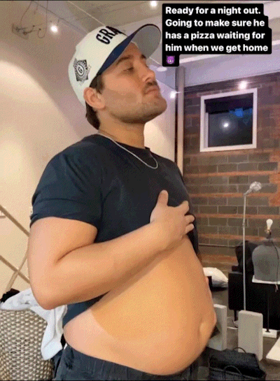 thic-as-thieves:Favorite part about going out to drink is the pizza I pig out on