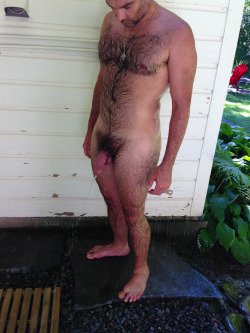 xtopherjo:  pissant  HOT! would love to see