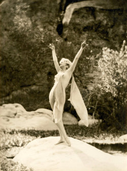 ciao-belle:Jean Harlow by Edwin Bower Hesser,