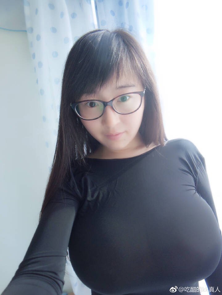 azunpussy:  petitprincegabriel:  @吃醋的kk真人 💖💕  Fuck!!!