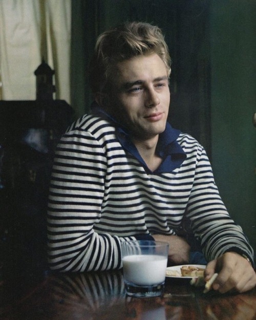 Porn chanelbagsandcigarettedrags:  James Dean, photos