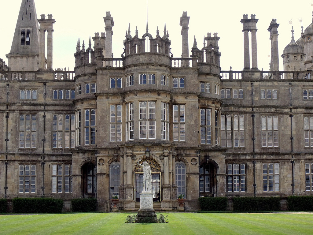 daughterofchaos:
“Burghley House in Stamford, Lincolnshire, England
Photo by Timelapsed on Flickr
”